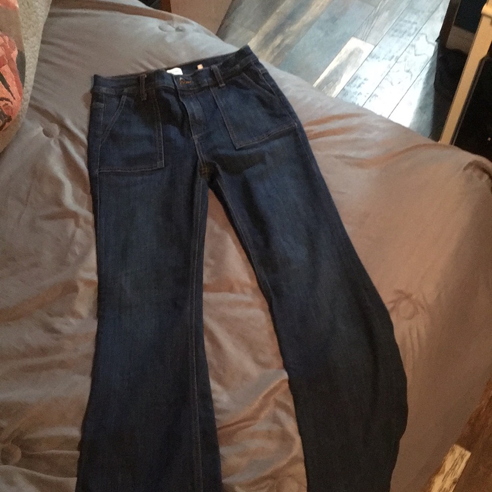 Sneak peek jeans
